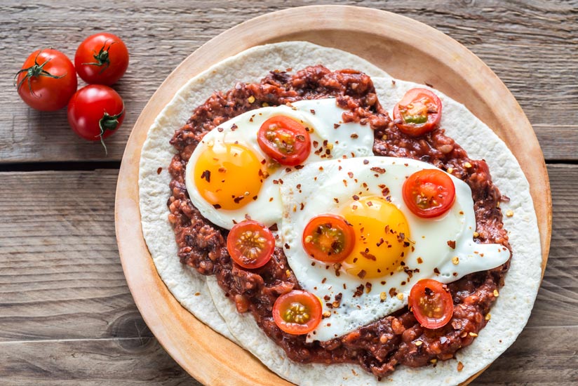 Huevos rancheros Speisen auf Insel Holbox in Mexiko