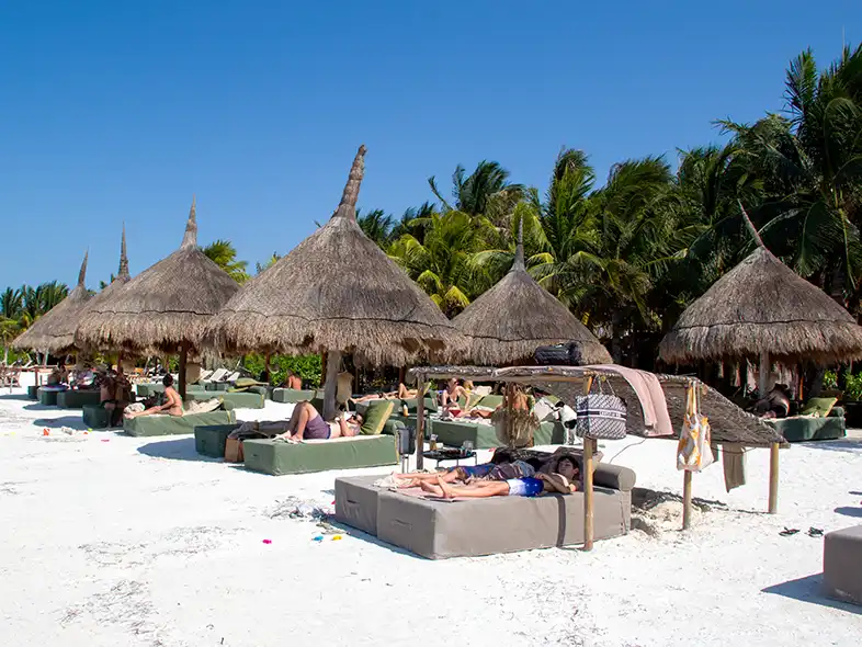 Der Beachclub Casa Las Tortugas auf der Insel Holbox