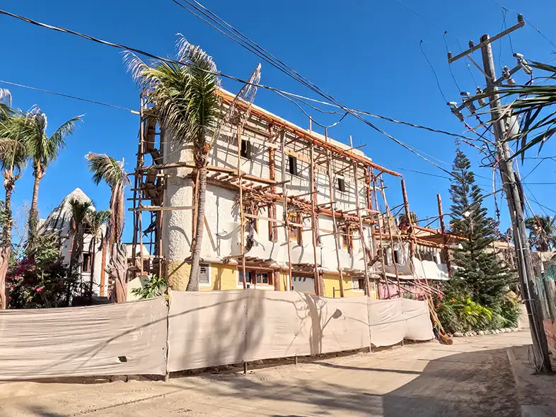 The reconstruction of the hotel Casa Las Tortugas on Holbox Island