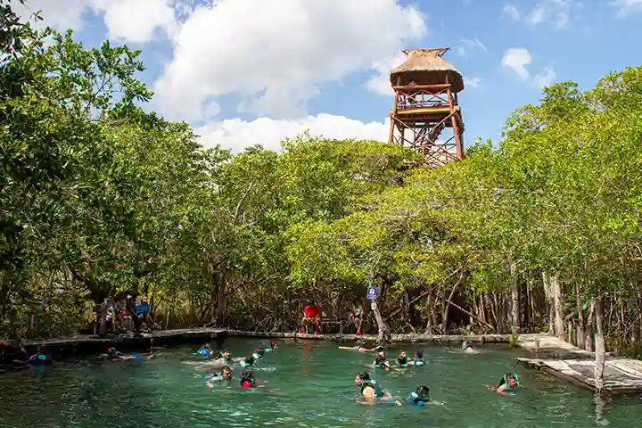 The observation tower in Yalahau on the 3 Island Tour Holbox