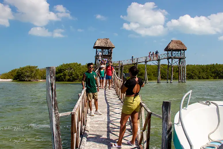 Taking photos at the jetty on Isla Pájaros