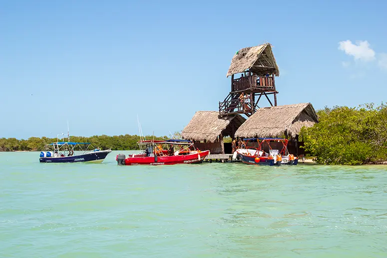 The jetty for the excursion boats on Isla Pasión