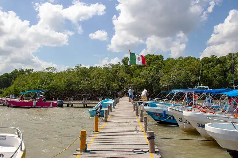 Arrival at the jetty in Yalahau