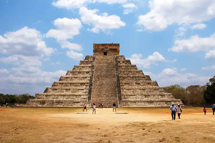 The pyramid of Chichén Itzá on the excursion from Holbox