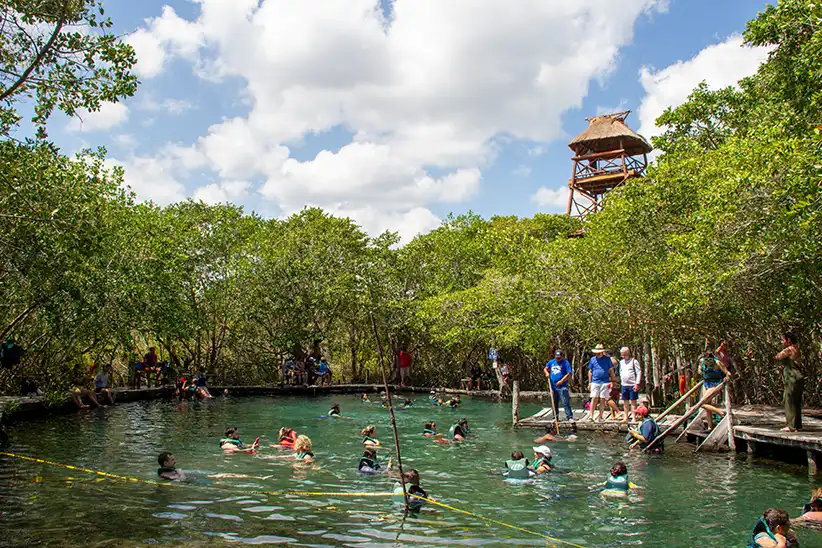 Cenote Yalahau bei der 3 Insel Tour Holbox